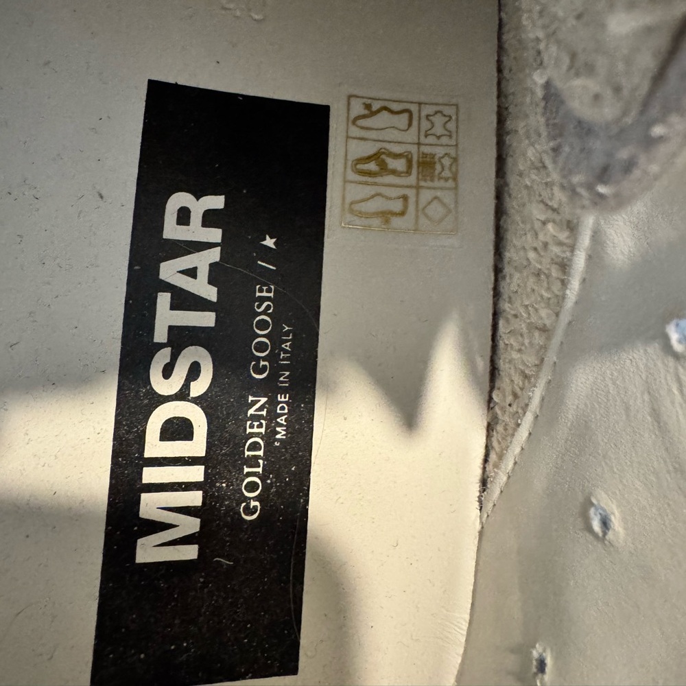 Golden Goose White and Red Sneakers - Picture 5 of 6